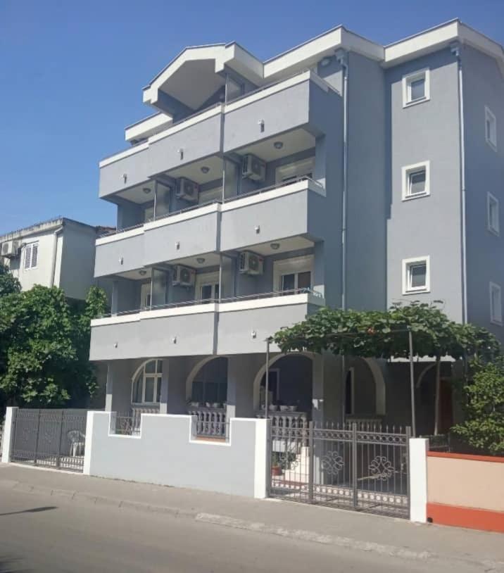 Dmd Apartmani Budva Exteriör bild
